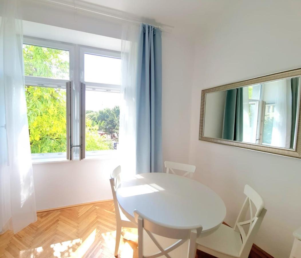 Apartamento Herzlich Willkommen - Küss die Hand 3 Viena Exterior foto