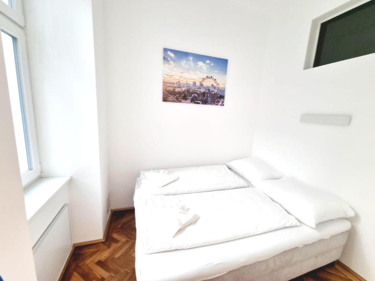 Apartamento Herzlich Willkommen - Küss die Hand 3 Viena Exterior foto